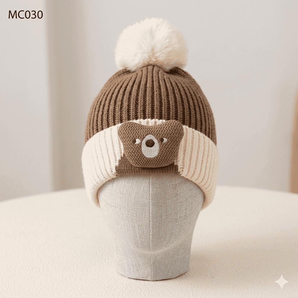 MC030 -GORRO EN LANA POMPOM OSITO EN 3D